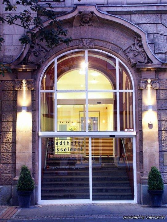Stadthotel Duesseldorf Exterior photo